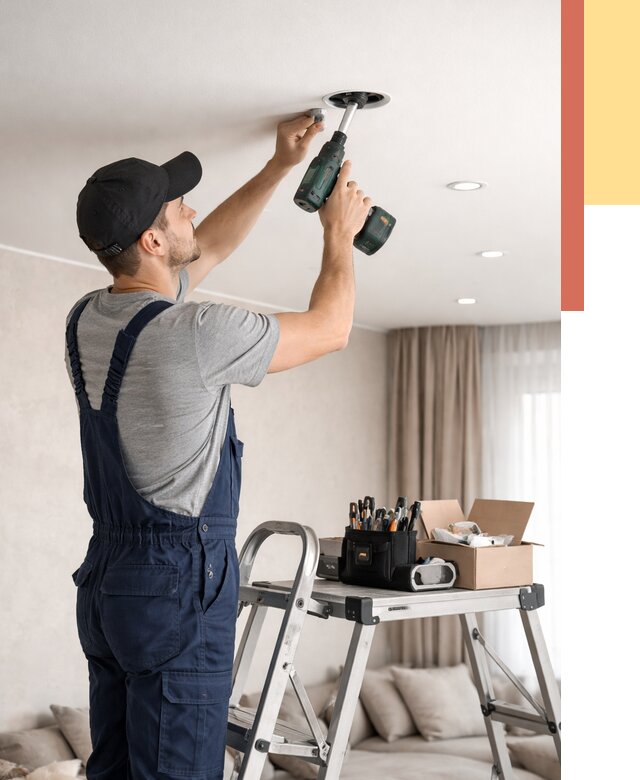 Установка и монтаж точечных светильников в натяжной потолок в Сарове от 1875 руб. | ОТДЕЛОЧНИК-Сро